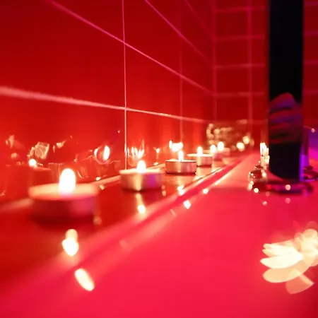 Easy לינה וארוחת בוקר 4*