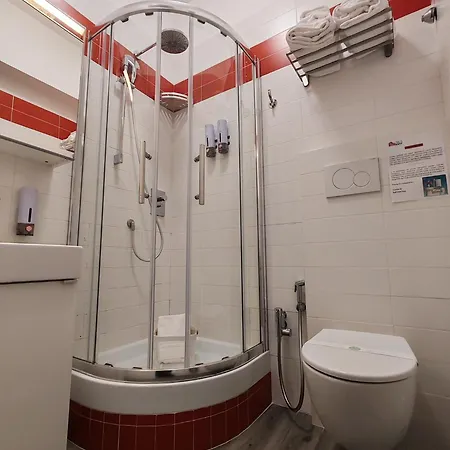 Easy לינה וארוחת בוקר רומא