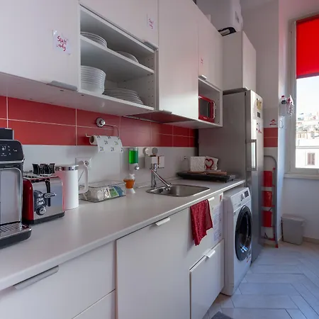 Easy לינה וארוחת בוקר 4*